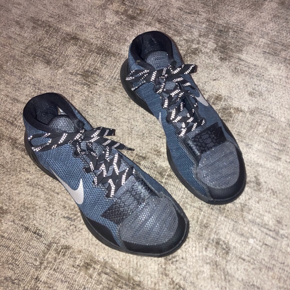 UGC MENS NIKE KD TREY 5 III VELCRO & LACED BLACK ANTHRACITE GYM SHOE - Picture 2 of 10